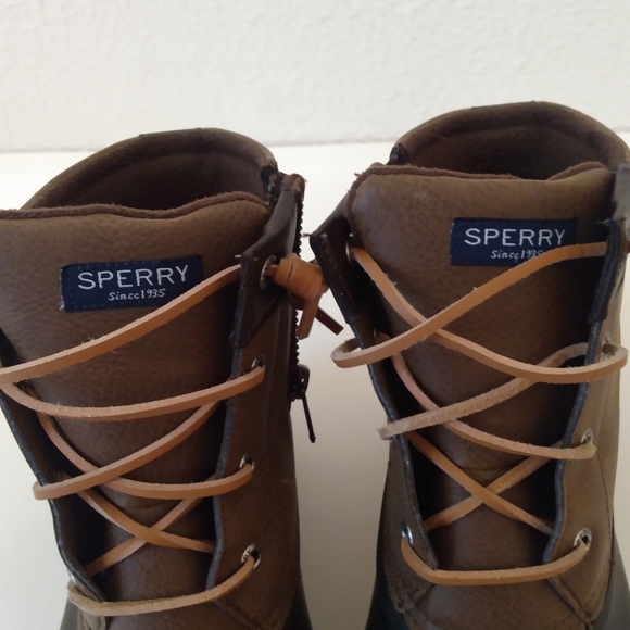 Sperry WO's  Tan Faux Leather Rubber Zip Lace Up Waterproof Ankle Boots sz 7.5 - Picture 7 of 13